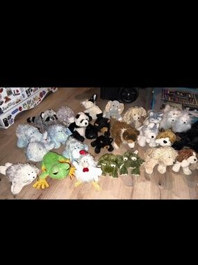 A whole garbage bag FULL of webkinz! All in amazing condition